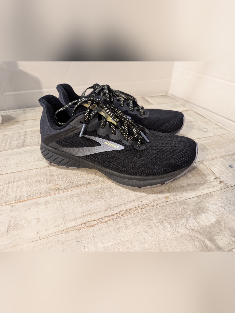 Brooks Anthem 5 Women’s Black Athletic Running Shoes with Reflective Detail